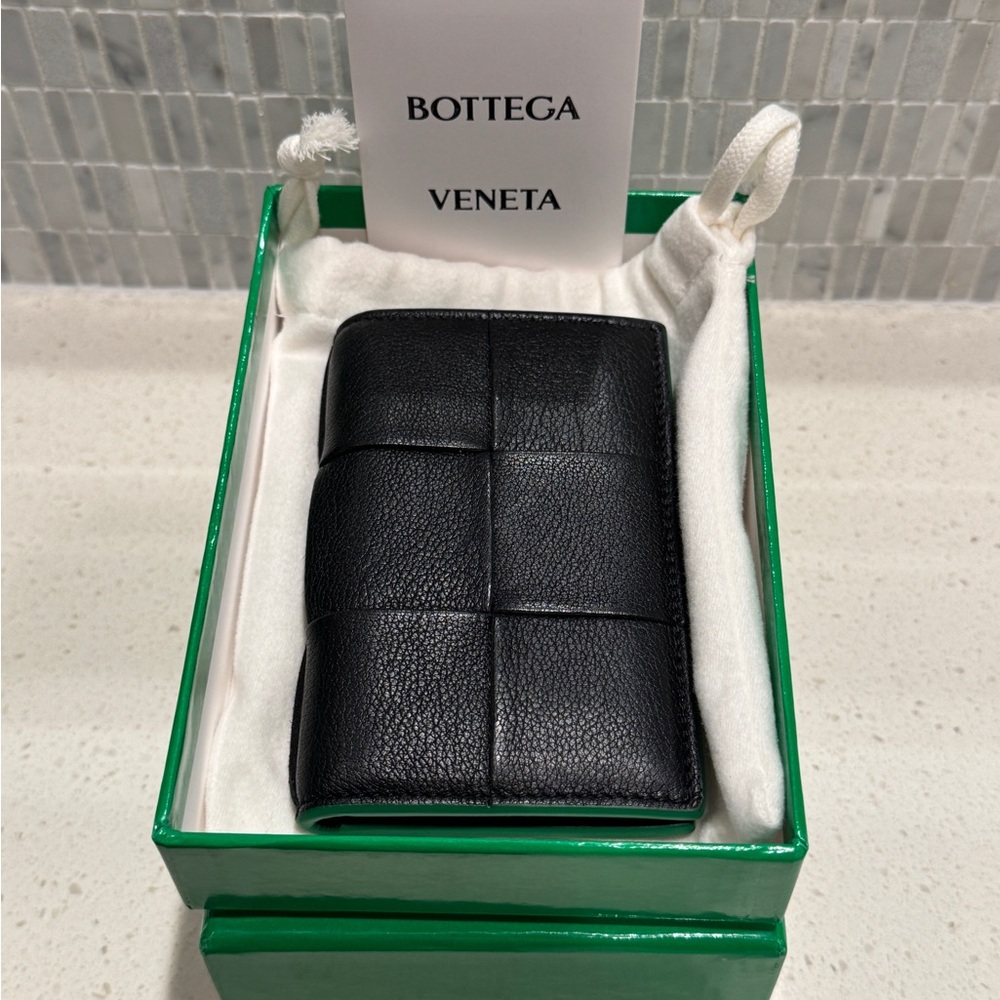 Bottega Veneta Black Leather Key Card Holder